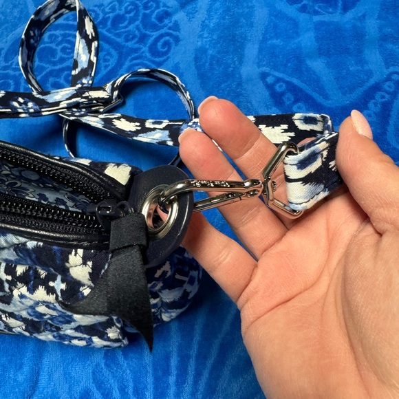 Vera Bradley mini Carson - Picture 4 of 4